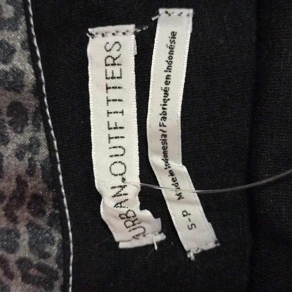 Urban outfitters black cami size small NWT - Picture 3 of 4